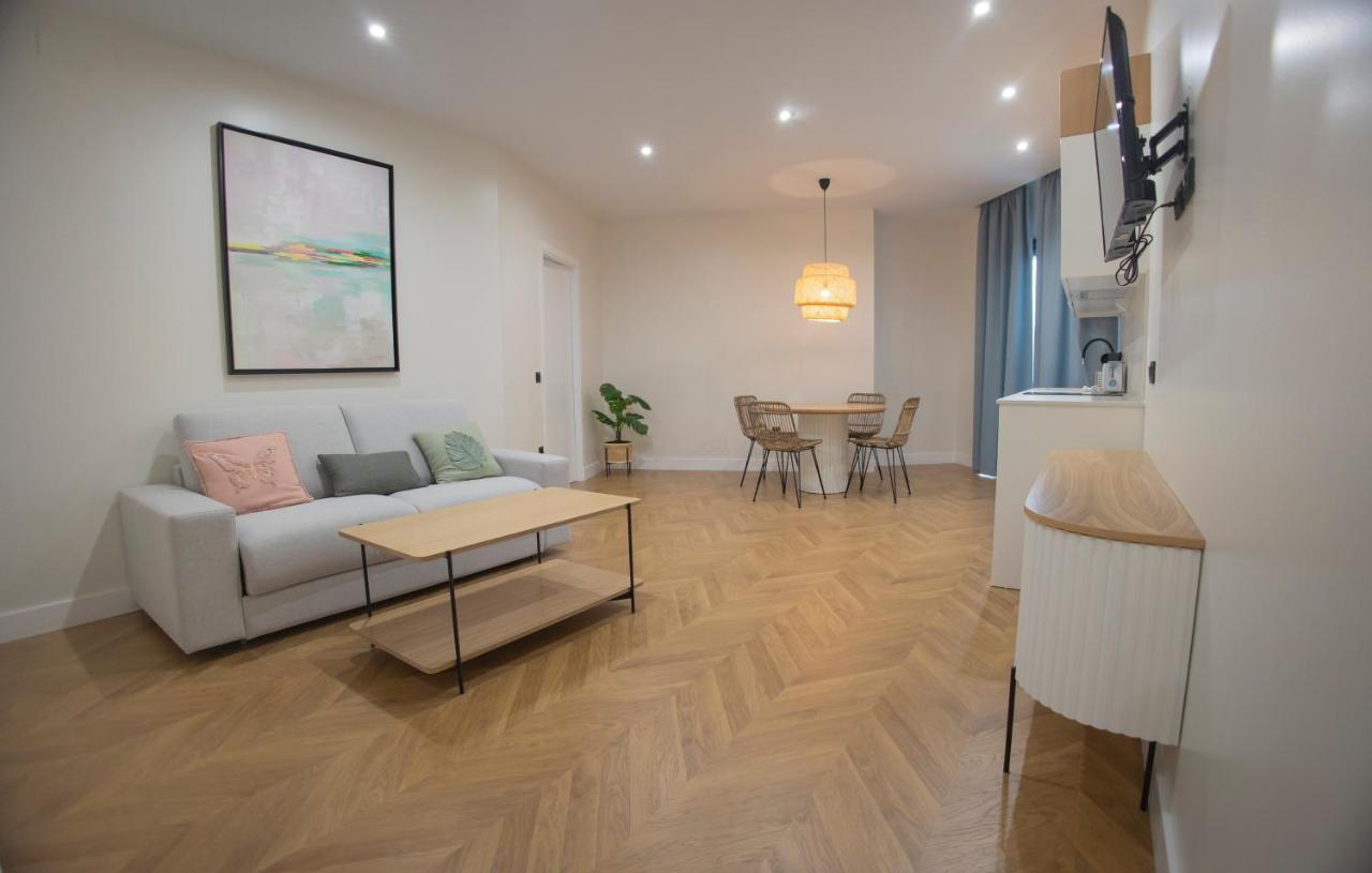 Oikos Apartamentos Turisticos Monesterio Exteriör bild